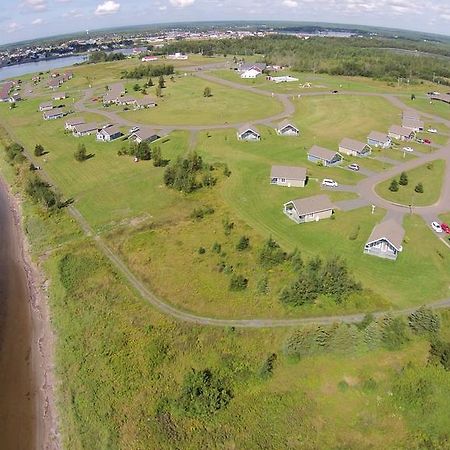 Villegiature Deux Rivieres Resort Tracadie エクステリア 写真