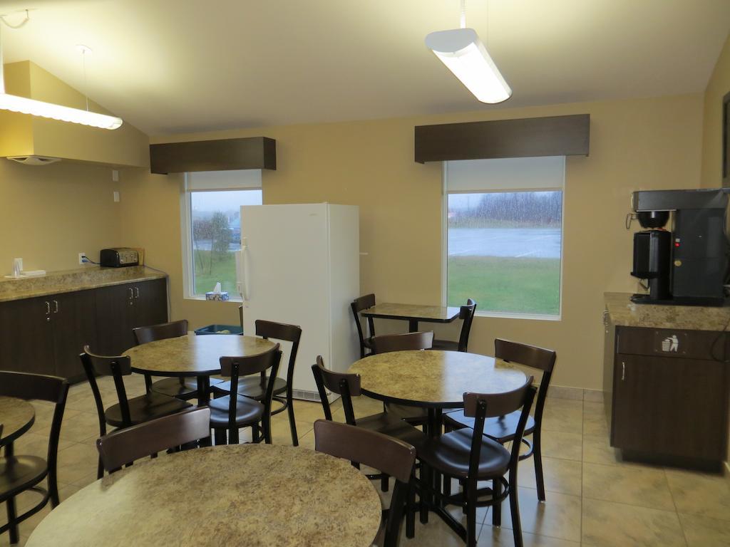 Villegiature Deux Rivieres Resort Tracadie エクステリア 写真