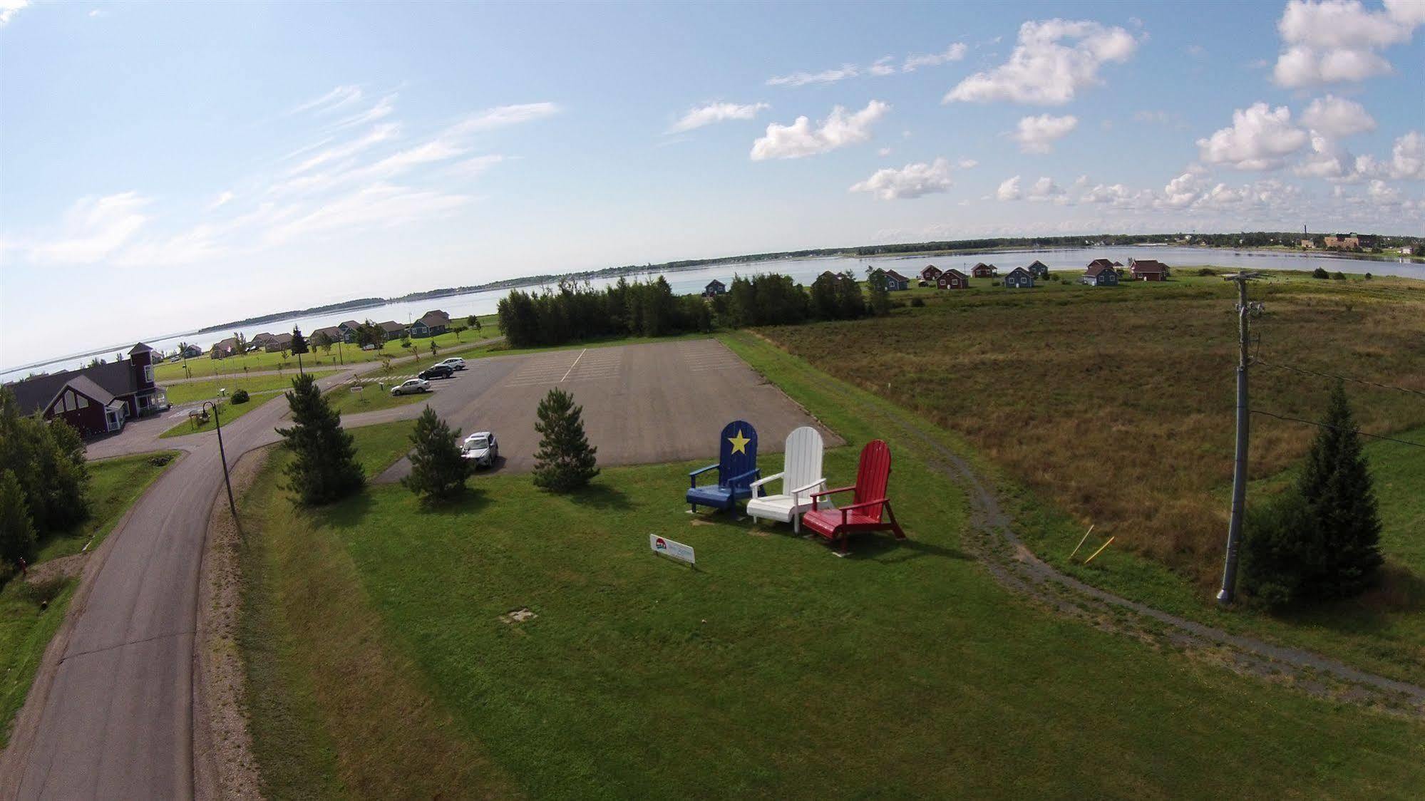 Villegiature Deux Rivieres Resort Tracadie エクステリア 写真